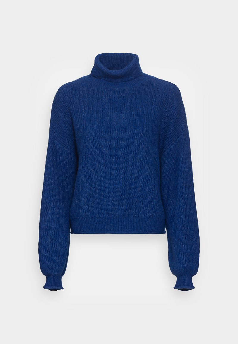 Pulôver azul de gola alta feito de tecido de malha texturizado. Tem mangas largas e um comprimento cropped, com punhos e barra canelados.