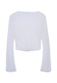 Top corto bianco in pizzo a maniche lunghe, presenta un motivo aperto testurizzato e un collo rotondo, con maniche svasate e orlo che termina in vita.