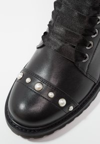 Bronx Botines con cordones - black