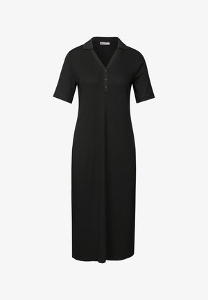 Czarna sukienka w stylu polo z krótkimi rękawami, do kolan, z dekoltem w serek i trzema guzikami z przodu, wykonana z prążkowanego materiału.