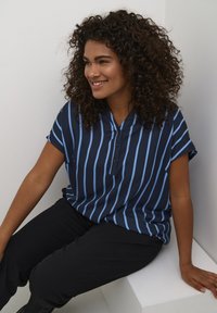 Kaffe Curve KCSIDA - Blusa - midnight ragatta stripe