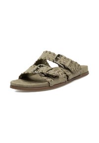 Sandalias deslizantes de ante oliva claro que presentan dos correas anchas con herrajes de metal en tono plateado y una plantilla texturizada sobre una suela plana.