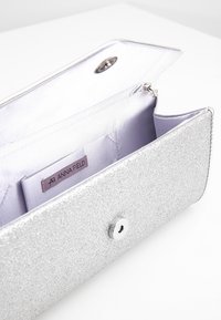 Anna Field Clutch - silver