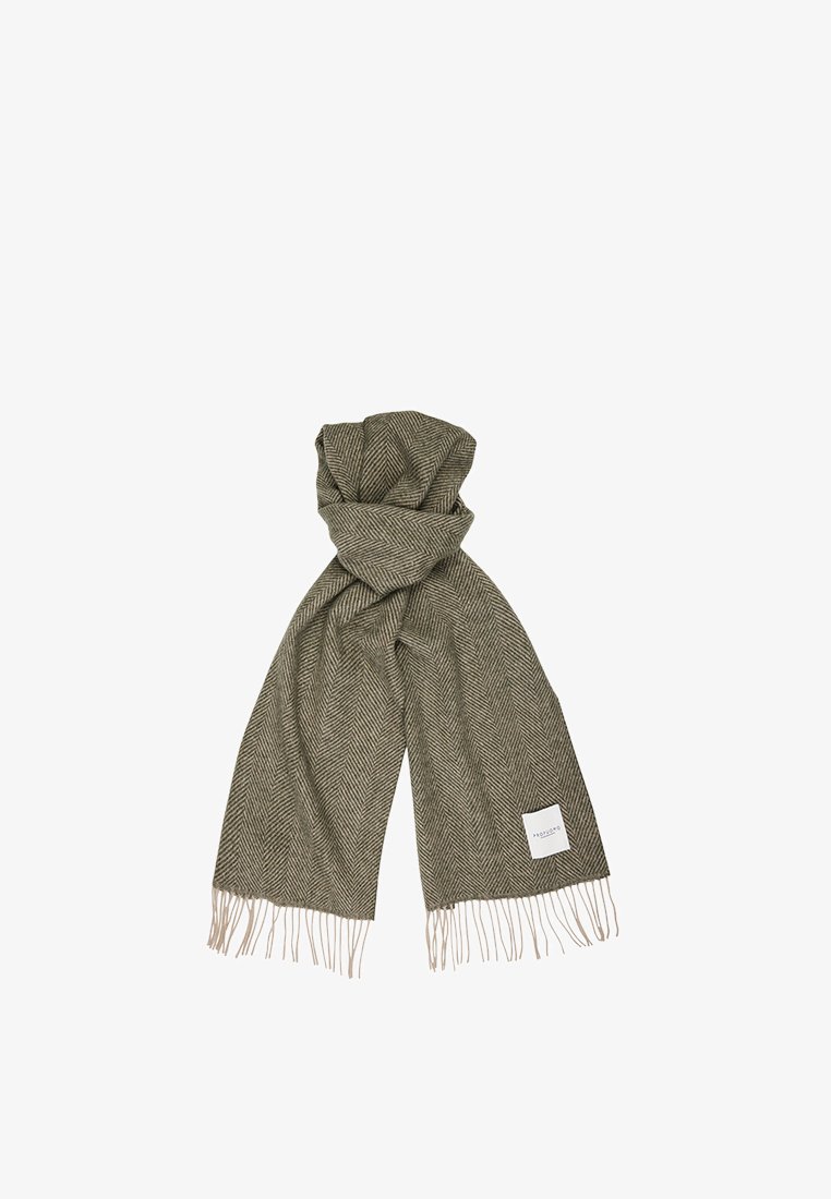 Bufanda con patrón de espiga en verde y beige, hecha de una tela suave, con una etiqueta tejida y extremos con flecos.