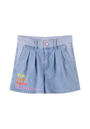 Lichtblauwe denimshorts met plooien, voorzien van kleurrijke borduursels: "SUN," "LOVE," "HAPPY," en "BILLIEBLUSH" aan de voorkant.