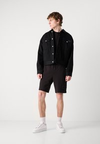 Thumbnail Image 6