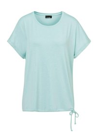 Lichtblauw shirt met korte mouwen en een ronde halslijn, voorzien van een strikdetail aan de onderkant. Gemaakt van zachte, gestructureerde stof met een subtiel stippenpatroon.