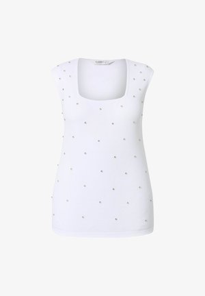 Top blanco sin mangas con escote cuadrado, tejido texturizado y adornos plateados dispersos por toda la parte delantera.