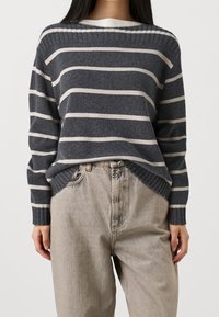 FTC Cashmere Pullover - grey