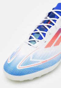 adidas Performance Scarpe da calcio per terreni sintetici - white