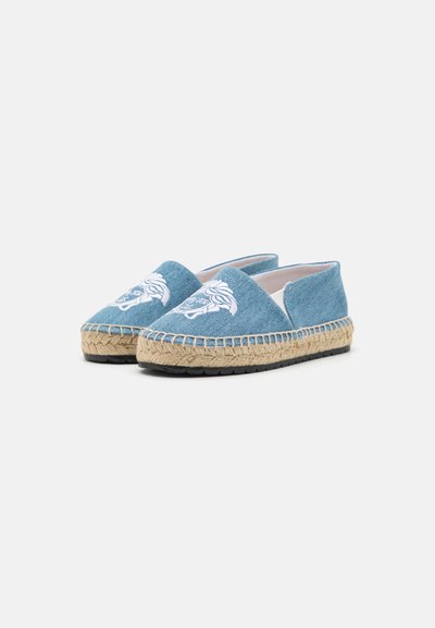 Versace EMBROIDERY UNISEX - Espadrillid - denim/white