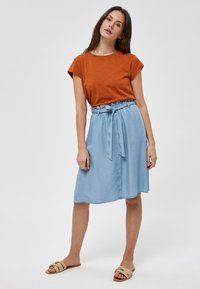 Minus MILETI TEE - Camiseta básica - burned hazel