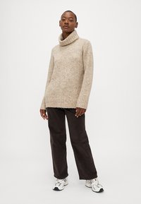 Vero Moda Petite VMINGRID COWLNECK - Vesta - silver mink melange