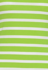 b.young BYPAMILA - Print T-shirt - grün