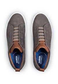 Thumbnail Image 4