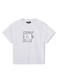 Biała bawełniana koszulka z krótkim rękawem, z czarnym obrysowanym logo "DKNY" i metalicznym srebrnym sercem w centrum. Okrągły dekolt.