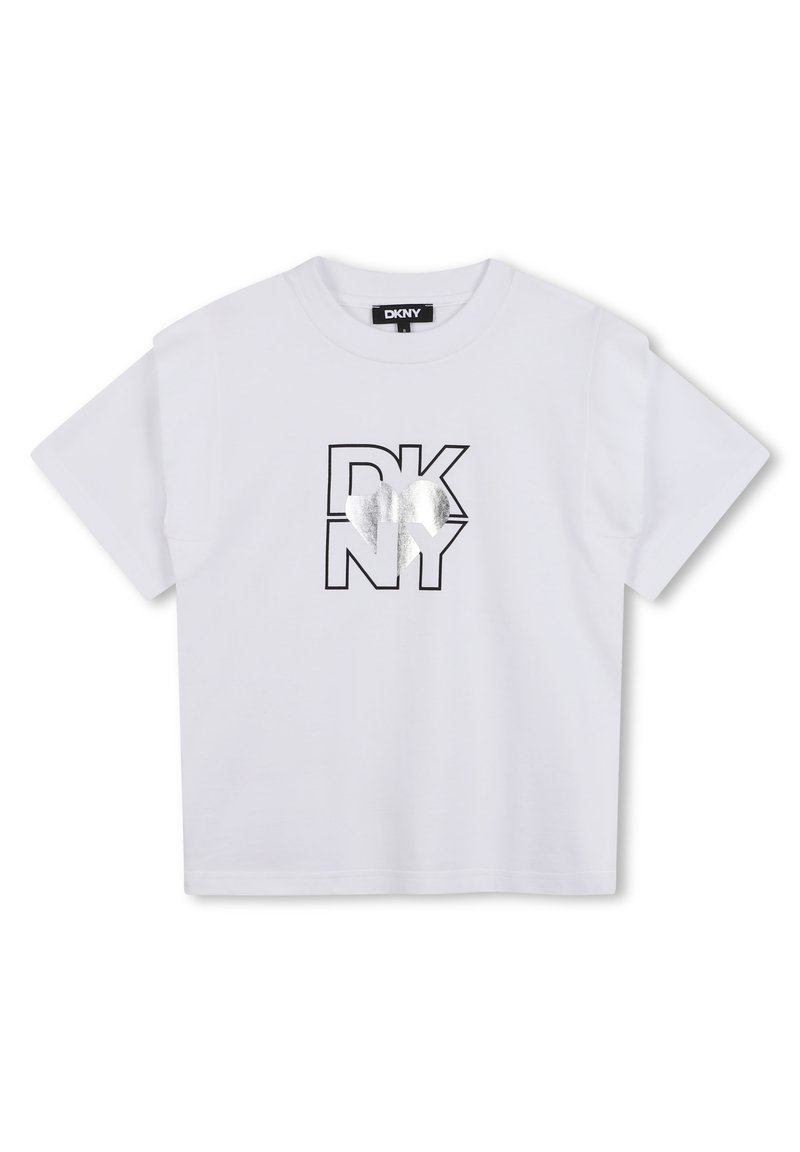 Biała bawełniana koszulka z krótkim rękawem, z czarnym obrysowanym logo "DKNY" i metalicznym srebrnym sercem w centrum. Okrągły dekolt.