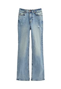 Jeans de tiro alto en denim de color azul claro con detalles desgastados, cinco bolsillos y cierre de botón, con dobladillos deshilachados.
