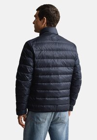 GANT Pūkinė striukė - evening blue