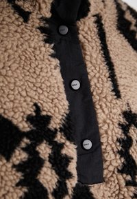 ONLY POP TEDDY - Vinterjakke - mocha meringue,black