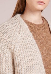 DRYKORN Kofta - sand