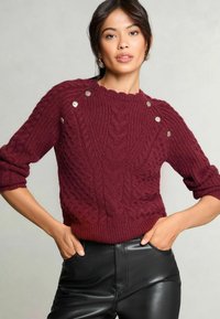 Lipsy Neule - red