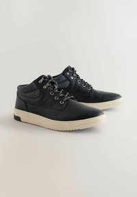 REGULAR FIT - Botki sznurowane