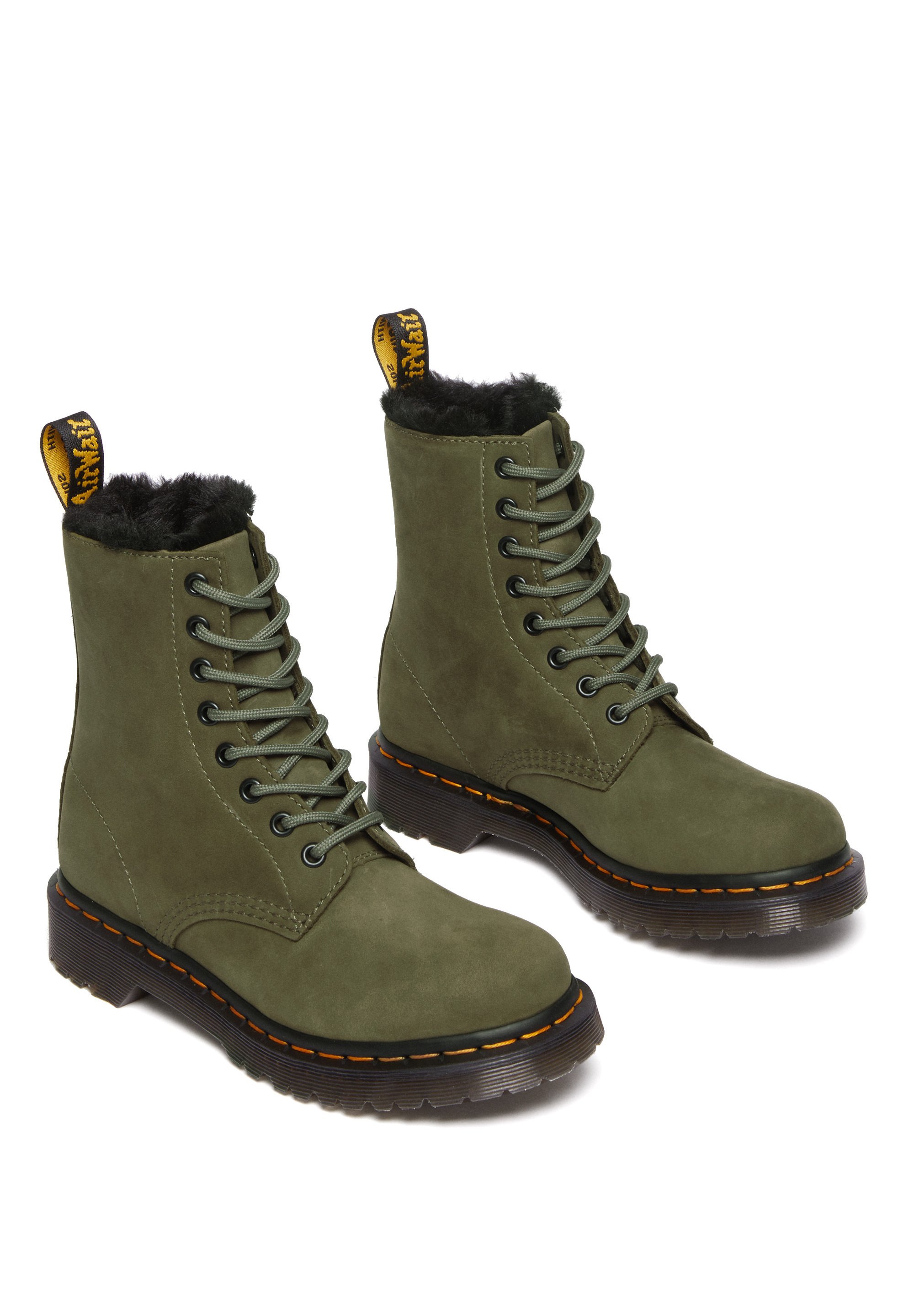 Dr. Martens 8 EYE BOOT 1460 SERENA - Winter boots - olive - Zalando