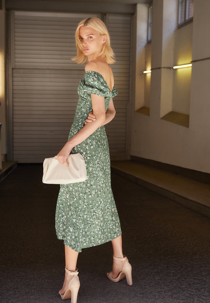 Chiquelle FEEL GOOD DAY DRESS Day dress green Zalando.ie
