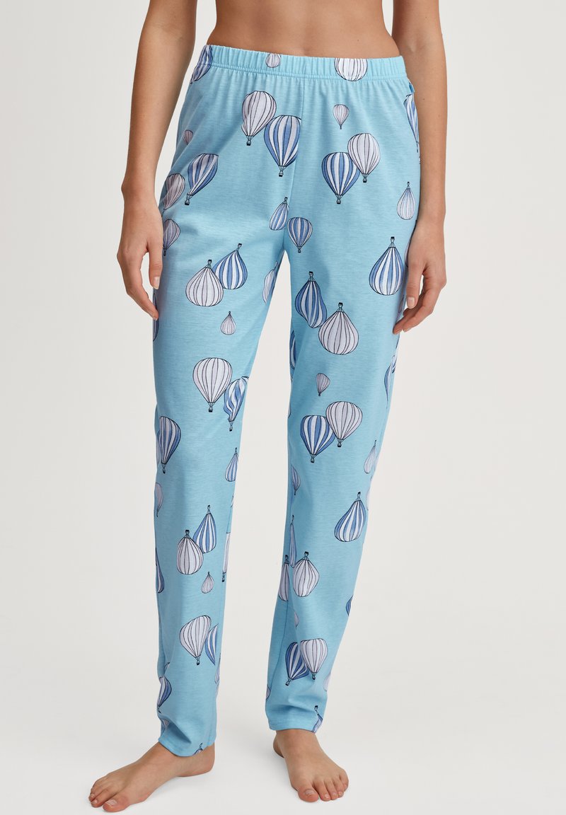 Lichtblauwe pyjamabroek met een ontspannen pasvorm, versierd met een patroon van verschillende luchtballonnen in witte en blauwe tinten, van zachte stof, met een elastische tailleband.