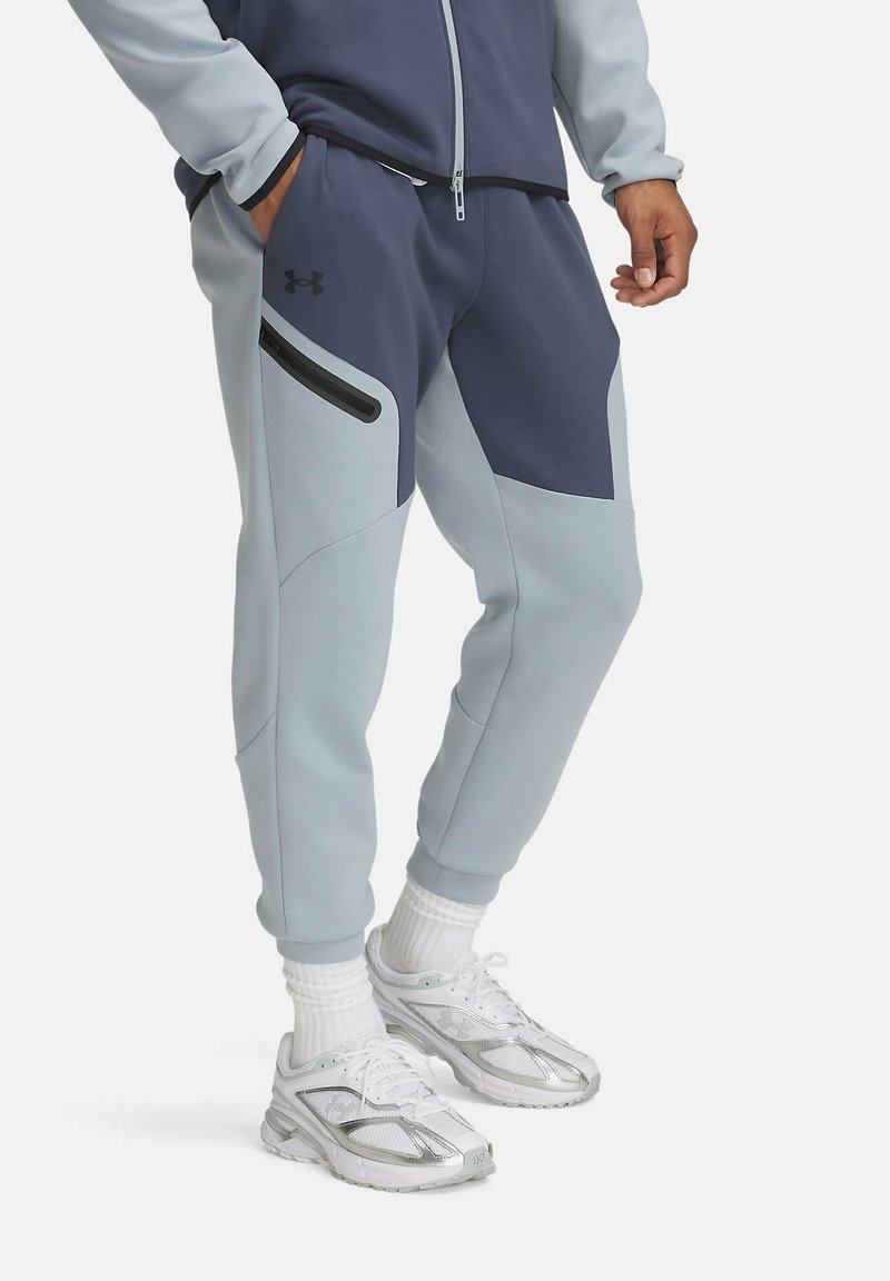Under Armour - UNSTOPPABLE FLEECE - Tepláky - downpour gray, Zväčšiť