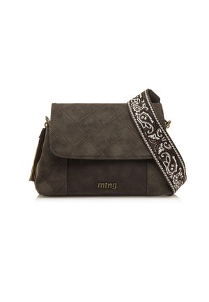 Borsa a tracolla in finta pelle marrone scuro con un design trapuntato, logo dorato e una tracolla regolabile con motivo paisley.