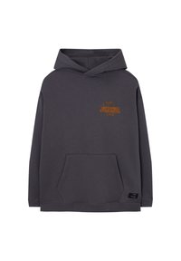 Grijze hoodie van zacht materiaal, met een kangoeroezak, geribbelde manchetten en een oranje "Untamed Strength"-logo op de borst.