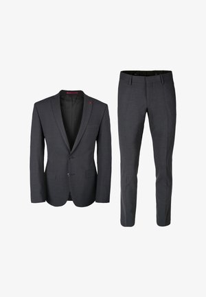 Donkergrijs kostuum bestaande uit een getailleerde blazer met notch-revers en een broek. Geweven stof met een subtiele glans, accentknoop op de blazer.