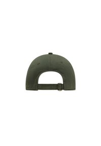 Olajzöld baseballsapka ívelt szélekkel, hátul állítható pánttal és szövet szellőzőkkel. Nincs látható logó.