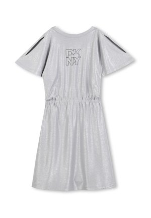 Zilveren jurk met korte mouwen en elastische taille, met het DKNY-logo. Gemaakt van glanzende, gestructureerde stof met contrasterende zwarte accenten op de schouders.