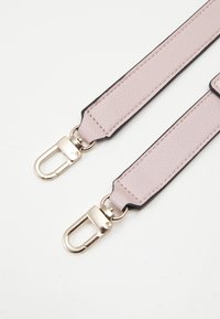 Guess MERIDIAN GIRLFRIEND SATCHEL - Håndveske - hellrose