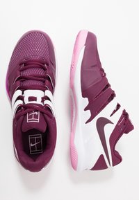 Nike Performance Tenisové boty na všechny povrchy - bordeaux
