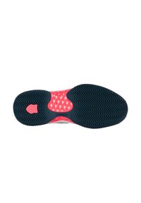 Talpa de pantof sport K-Swiss, cu un model zigzag negru, accente roz și un design texturat pentru aderență. Talpa intermediară include un model din plasă.