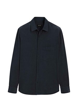 Camicia a maniche lunghe di colore blu navy scuro, realizzata in tessuto con finitura testurizzata, dotata di apertura con bottoni sul davanti e una singola tasca sul petto.