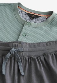 Next TEXTURED - REGULAR FIT - Pyžamová sada - sage green grey