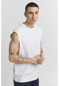 Solid SDVICENTE - Tops - white