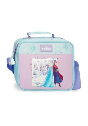 Bolsa de almuerzo temática de Frozen con Elsa, Anna y Olaf sobre un fondo nevado, en tonos pastel azul y morado con patrones de copos de nieve y una correa para el hombro.