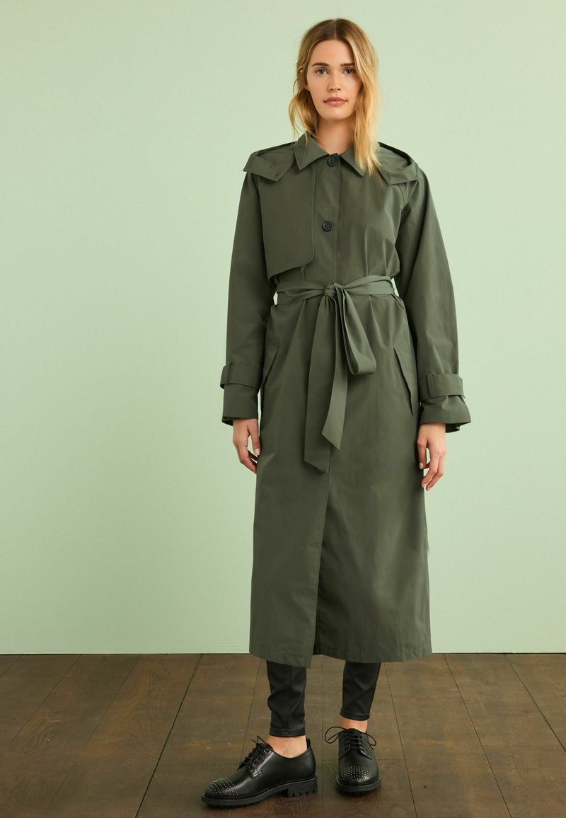 Next Trenchcoat khaki green/grön Zalando.se
