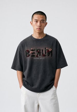 Vertere Berlin, LOST ROSES T-SHIRT UNISEX - T-shirt imprimé - washed black