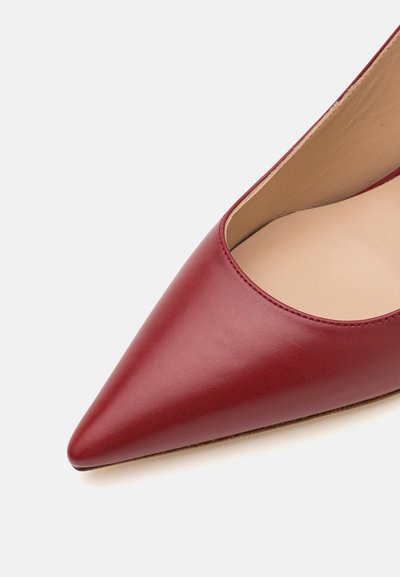 Stuart Weitzman - Szpilki
