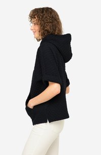 Felpa con cappuccio in tessuto trapuntato blu navy, con maniche corte, tasche frontali e motivo texturizzato; progettata con una vestibilità rilassata e spacchi laterali.