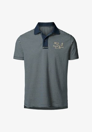Tengerészkék és fehér csíkos polo póló sötétkék nyakkal, két gombbal és hímezett szöveggel a mellrészen. Pamut anyag.