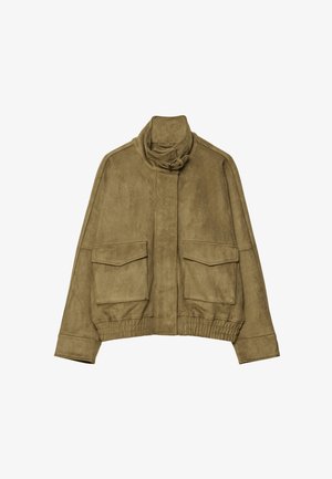 Suede jacket in olive green with a high collar, two front pockets, and ribbed waistband. Smooth texture and tailored design details.