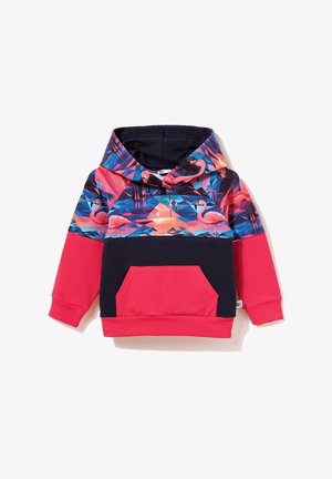 Bluza z kapturem o żywym, wielokolorowym wzorze przedstawiającym flamingi, geometryczny wzór w górnej części oraz jednolite granatowe i różowe sekcje materiału.